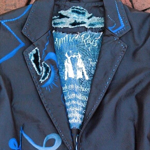 Vintage brown lambskin jacket; Hand painted, blue abstract unique hearts fringe - Picture 11 of 16